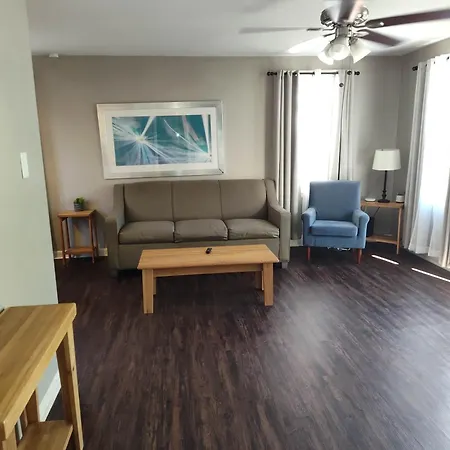 The Delightful Doubles- Unit B- Centrally Located